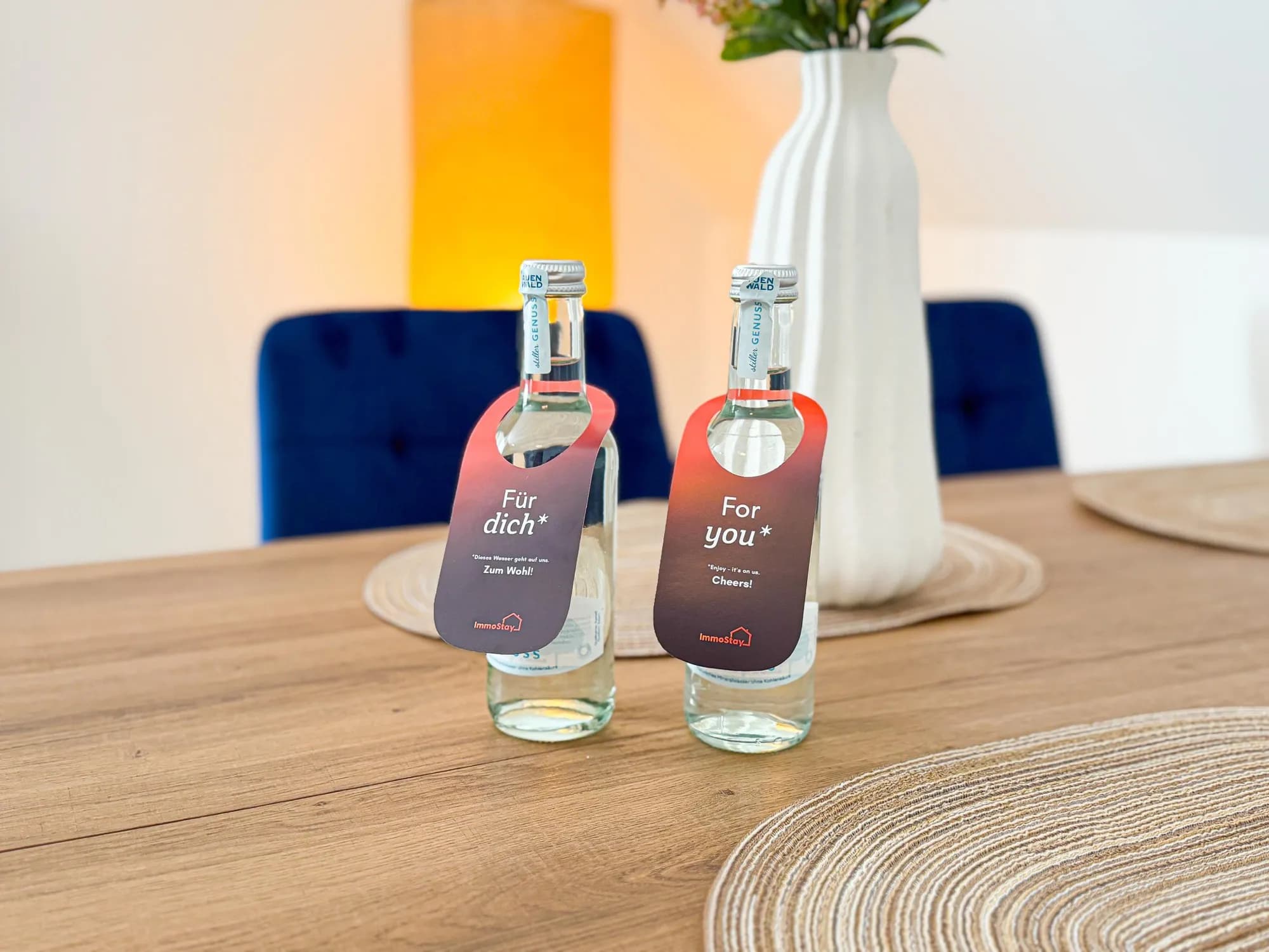 Willkommensgeschenk im ImmoStay Apartment – ein Wasser zur Anreise, auf uns